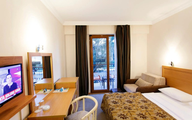 Perdikia Beach Hotel
