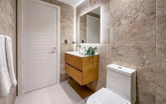 Luxury 2 Bedroom Apartment