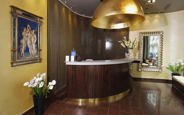 EA Hotel Crystal Palace