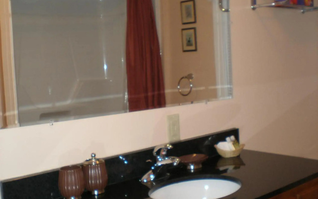 Spanish Bay Inn, CANADA