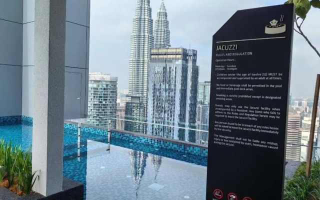 Royce Residence by uBook