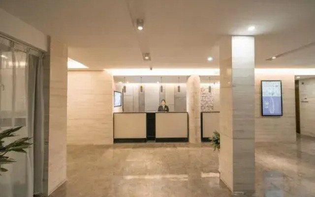Homeinn Plus Hotel (Huzhou Normal College Meidiya Plaza)