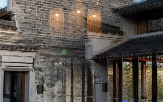Ningbo Cloud Hotel (Cicheng Ancient County Chengchenghuang Temple)