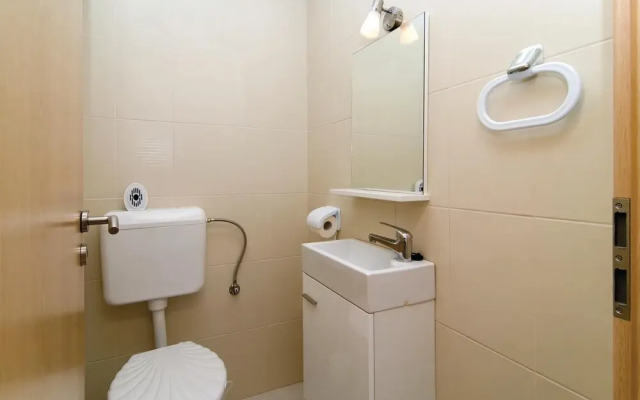 Beautiful Home in Sevid With Wifi and 4 Bedrooms