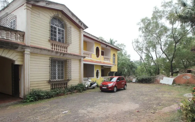 OYO 10383 Home 2BHK Dona Paula Beach