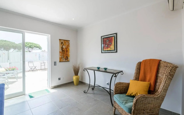 A010 Moderno Apartment (881B VDL) (Oceano)