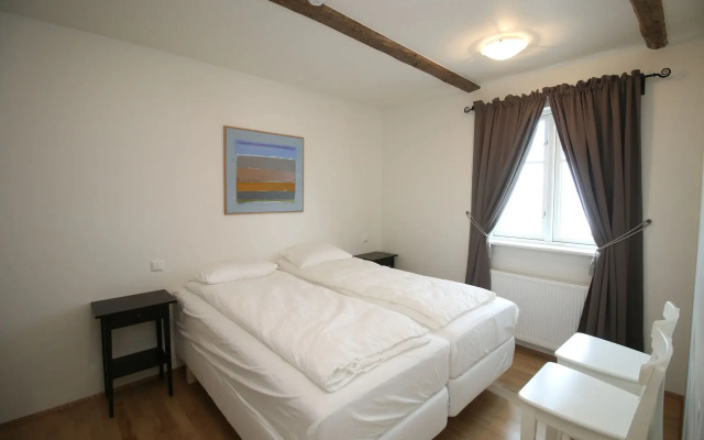 Acco Ice Apartments