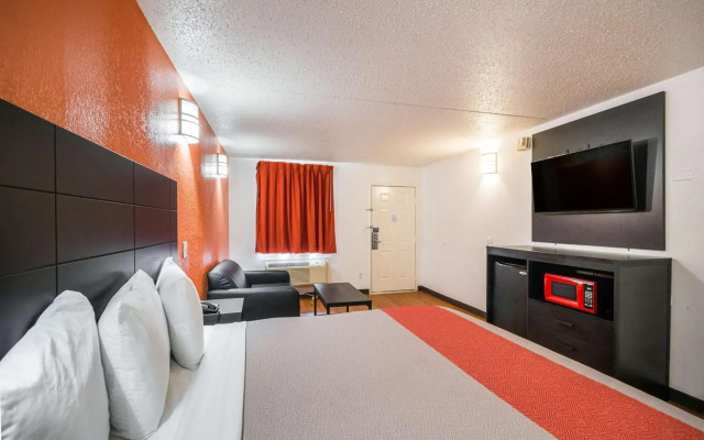 Motel 6 Houston, TX - Brookhollow