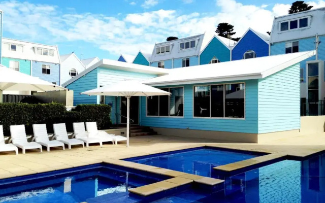 Lady Bay Resort