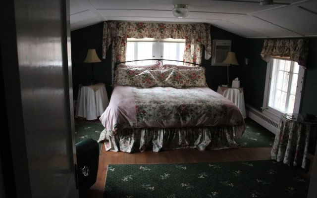 Fox Creek Inn LLC