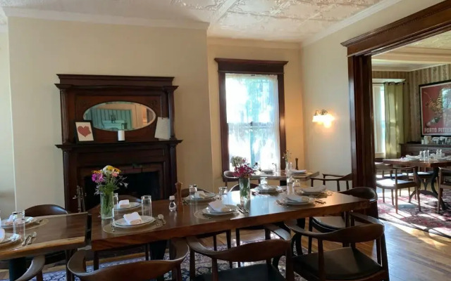 Hillholm Estate