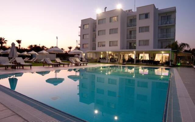 Frixos Suites Hotel Apartments