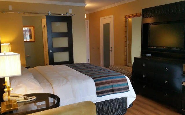 Marina Village Inn