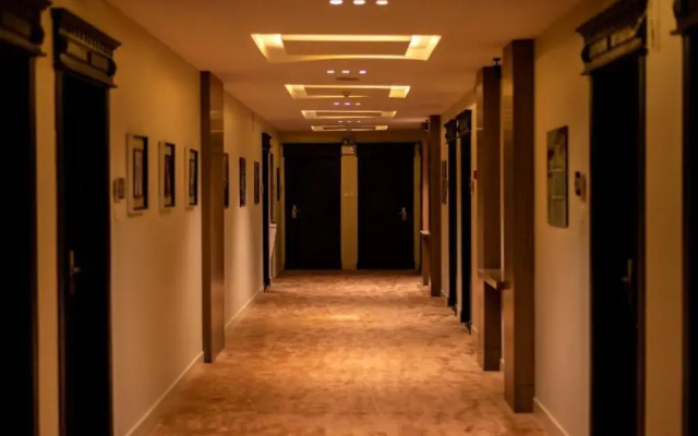 Ahlin Suites 2