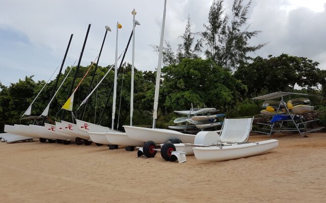 Azuri Apartment with Beach, Pools, Gym, Restaurants, Spa, Boats, kids Corner