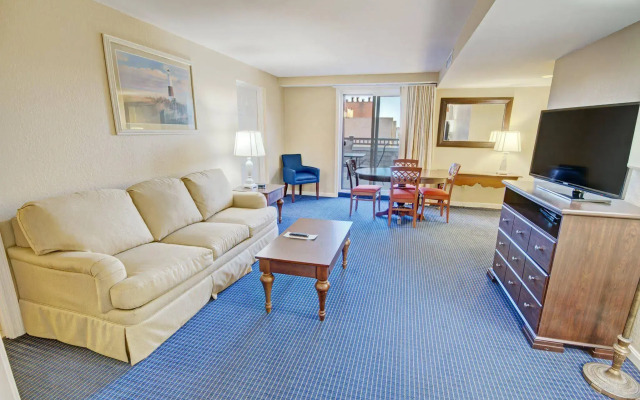 Club Wyndham Newport Onshore