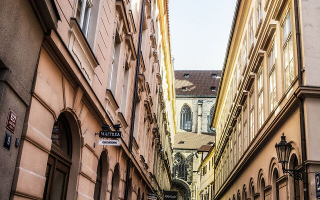 Apartment by the Old Town Square