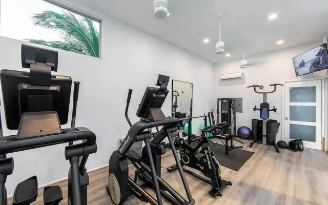 Family Oceanside Vacation Villa Hotel Amenities v8