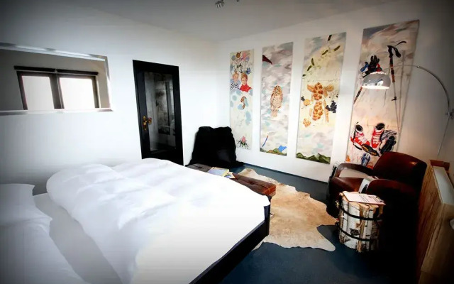 Hotel 12