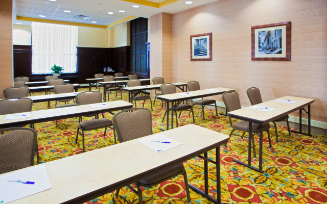 Holiday Inn Express Baltimore Downtown, an IHG Hotel