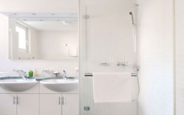 Suite Modern 19706
