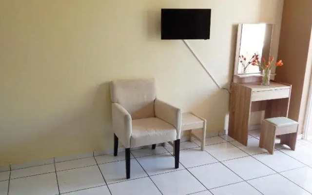 Apollon Studios & Apartments