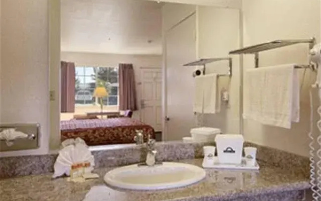 Days Inn Salinas Airport