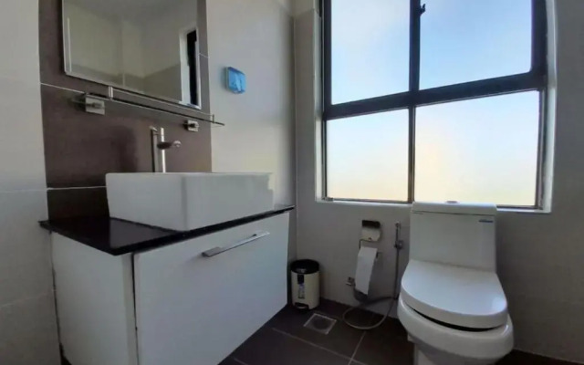 Spacious 2 Bedroom Serviced Apartment with Pool