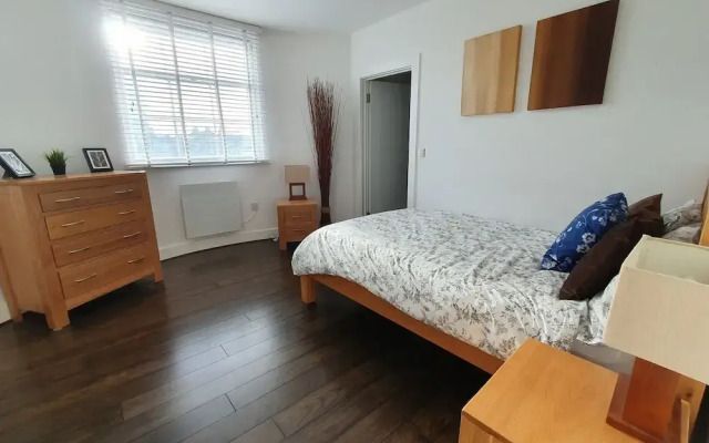 Elegant Executive Apartment in Reading