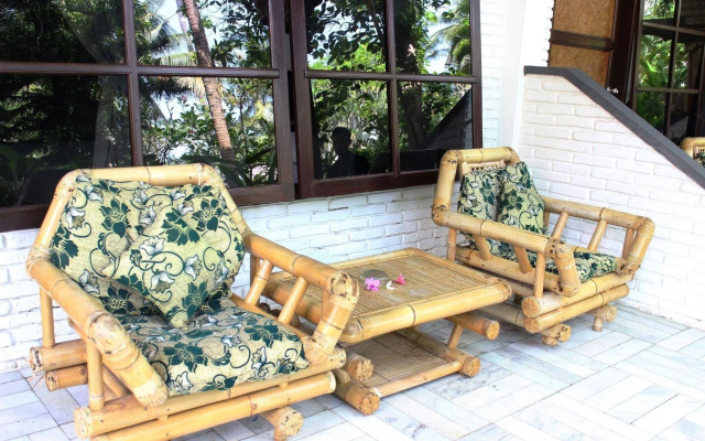 Anom Beach Hotel