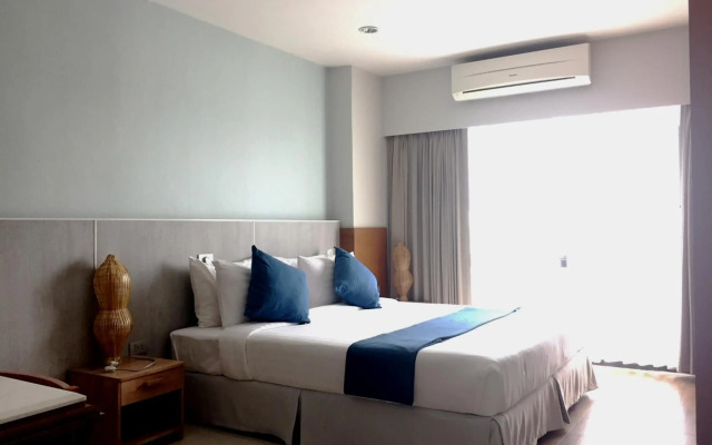 Crystal Jade Hotel