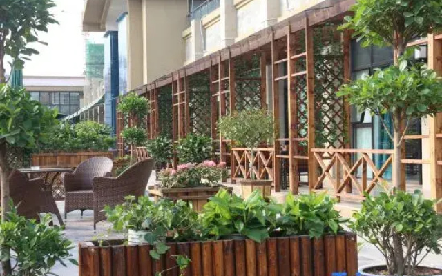 Zizhong Zhongtie Bomei Hotel