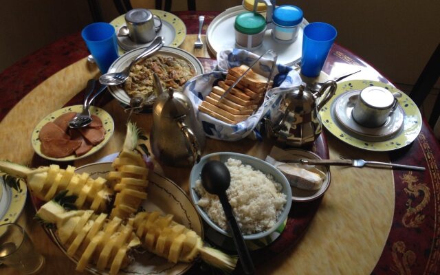 Chona and Christophe Guesthouse - Cavite