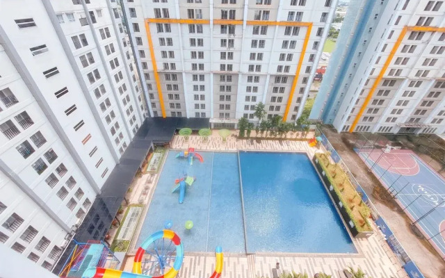 Spacious and Homey Studio Room Paramount Skyline Apartment