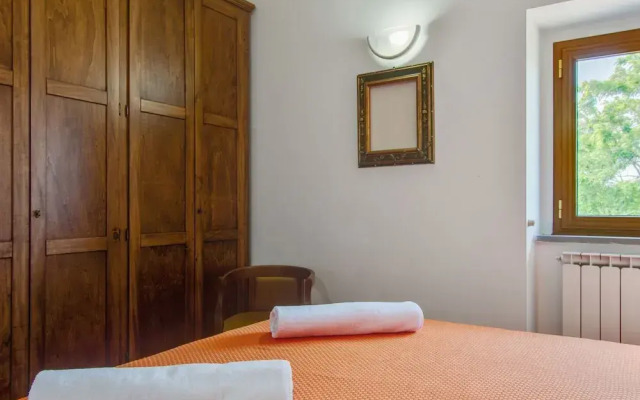 Pretty Holiday Home in Gubbio With Garden