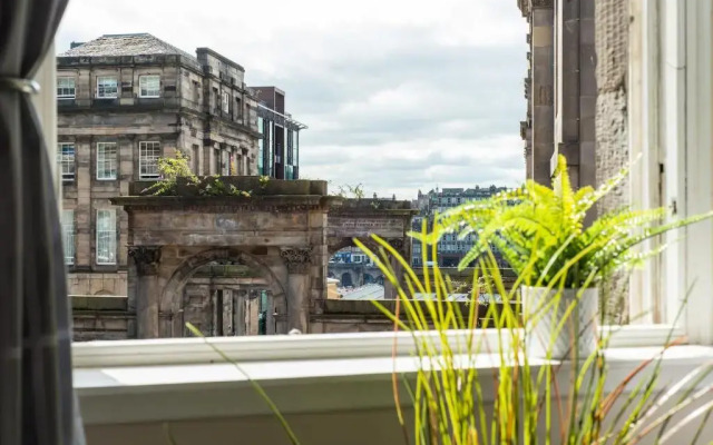 Downtown and central 1 bed in Edinburgh, sleeps 4