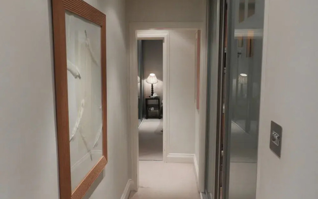 The Knightsbridge Park Tower Apt