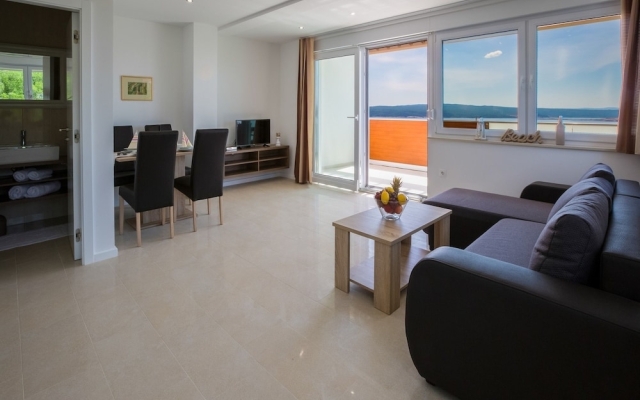 Amazing Villa Apartment With Pool Near the Beach