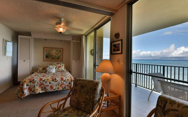 Hololani Resort