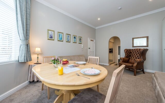 Chic 1 Bedroom Apartment-12 Minutes From Centre