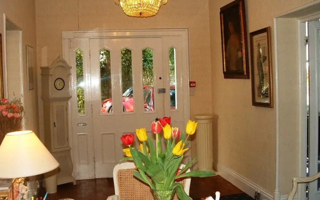 White Lodge Hotel
