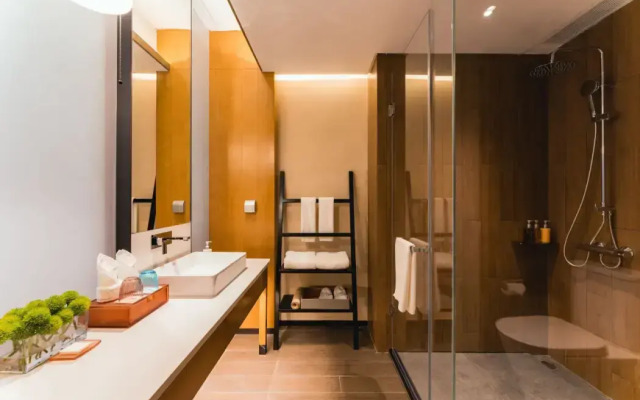 ShengSi Maison New Century Hotel