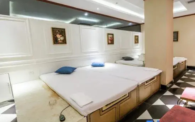 Zhufangzi Cinema Hotel (Anyue Beimenkou)