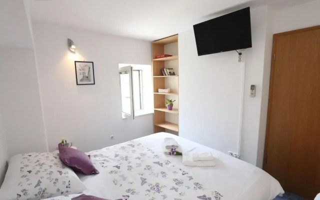 City & River View Apartment