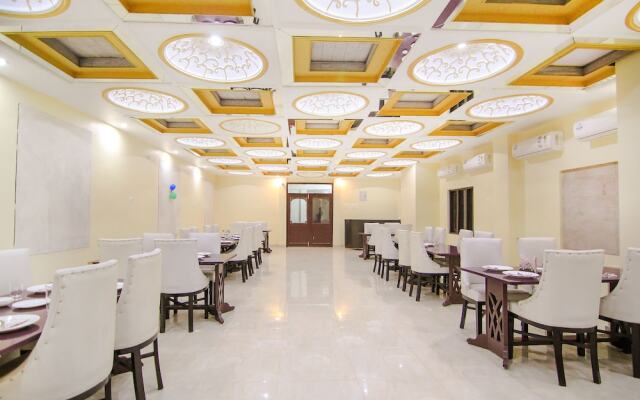 OYO 11532 Hotel SR Grand