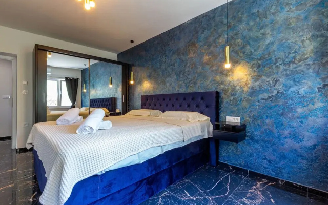 Luxury Hedone Apartment with Private SPA Zone