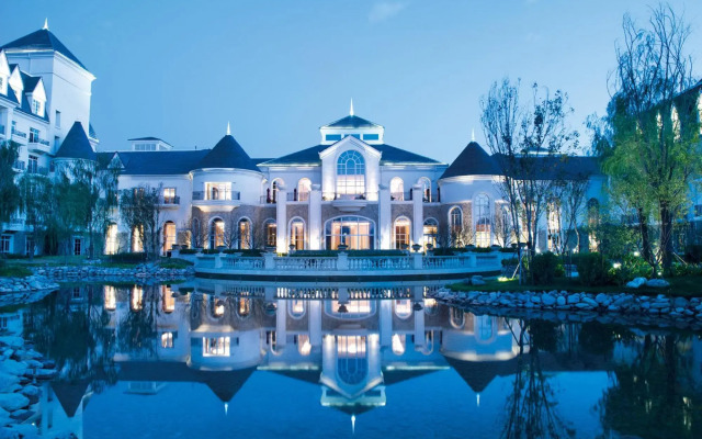 Crowne Plaza Huailai by IHG