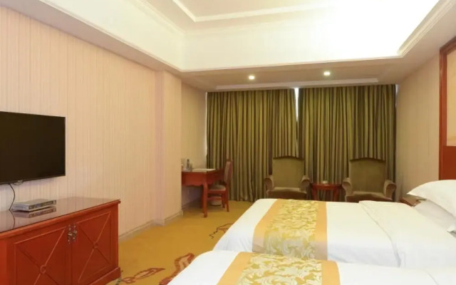 Vienna Hotel Guigang Central Square