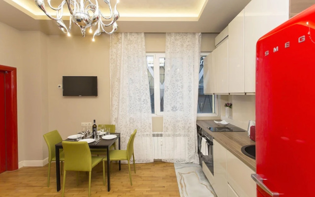 Elegant 2bdr Apartment With a Balcony