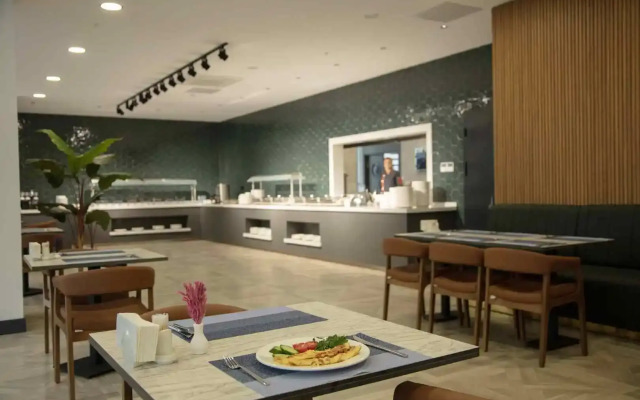 V Center Hotel